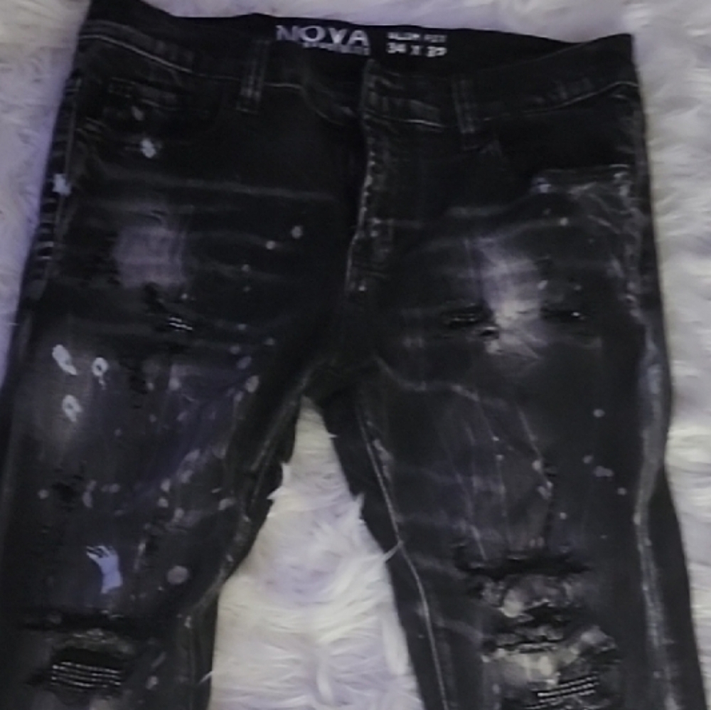 Black Distressed Jeans From The BUCKLE  34 *32